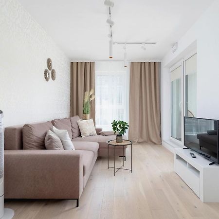 Apartment With Balcony & Parking Mogilska By Renters Prestige 크라쿠프 외부 사진