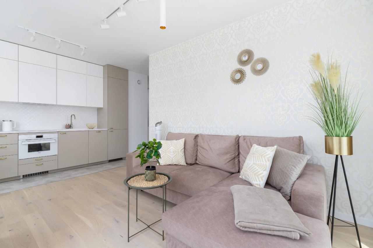 Apartment With Balcony & Parking Mogilska By Renters Prestige 크라쿠프 외부 사진