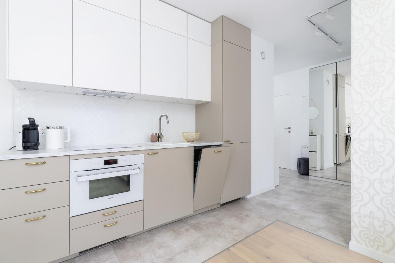 Apartment With Balcony & Parking Mogilska By Renters Prestige 크라쿠프 외부 사진