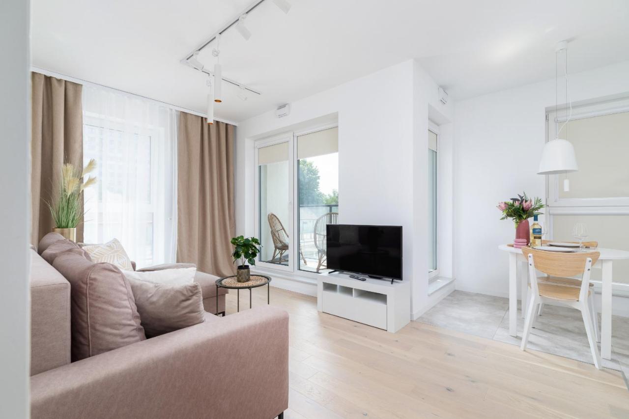 Apartment With Balcony & Parking Mogilska By Renters Prestige 크라쿠프 외부 사진