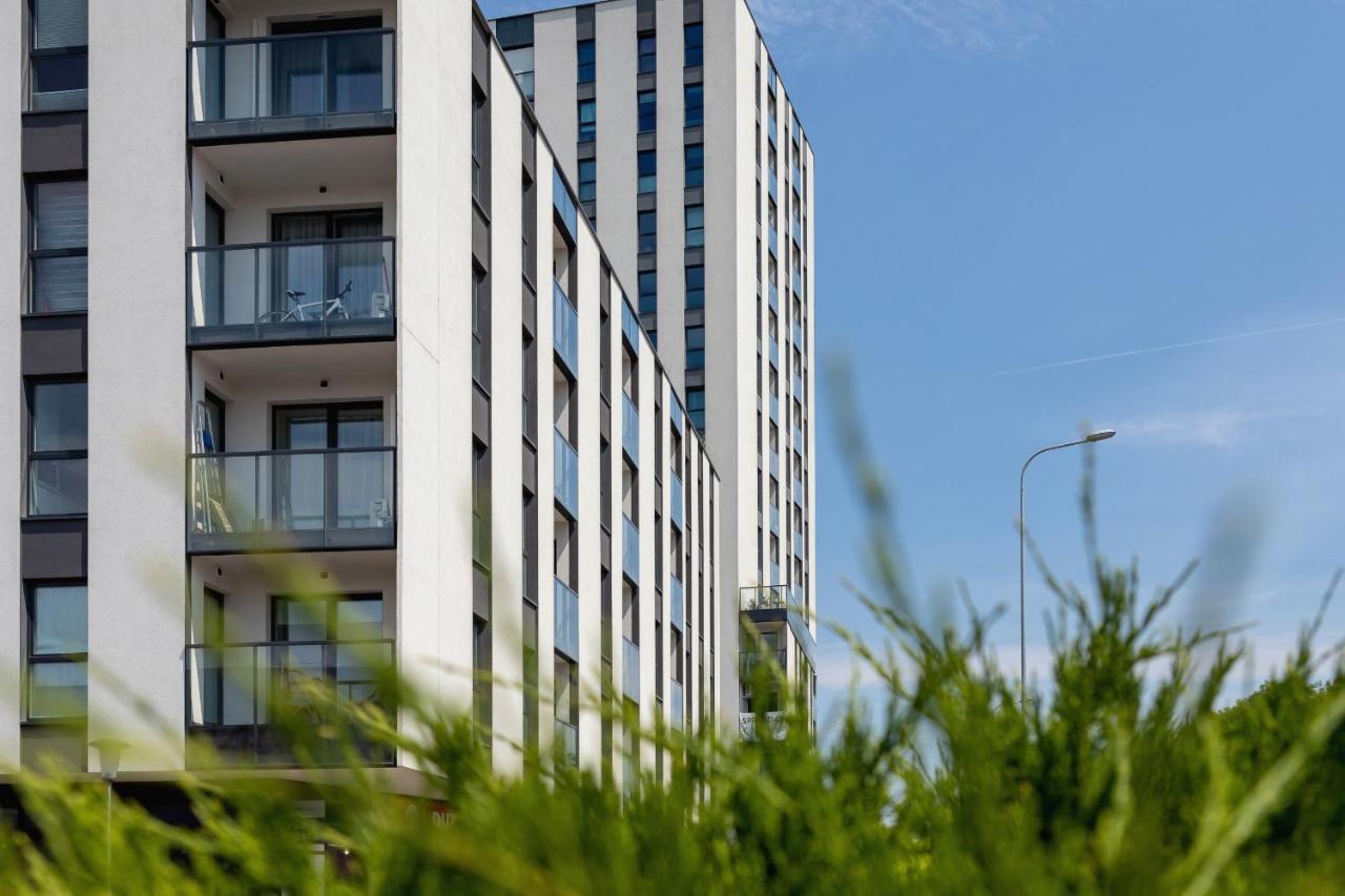 Apartment With Balcony & Parking Mogilska By Renters Prestige 크라쿠프 외부 사진