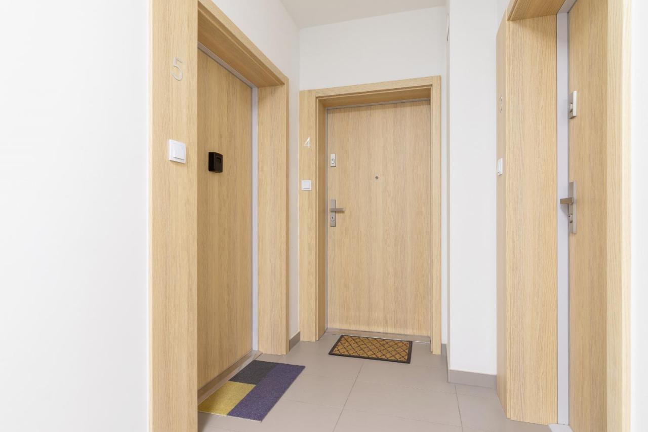 Apartment With Balcony & Parking Mogilska By Renters Prestige 크라쿠프 외부 사진